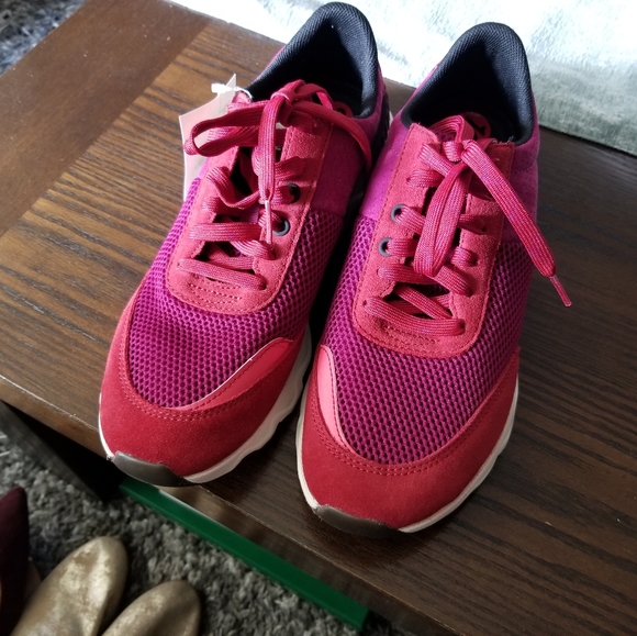 Sorel brand new sneakers - Picture 4 of 4